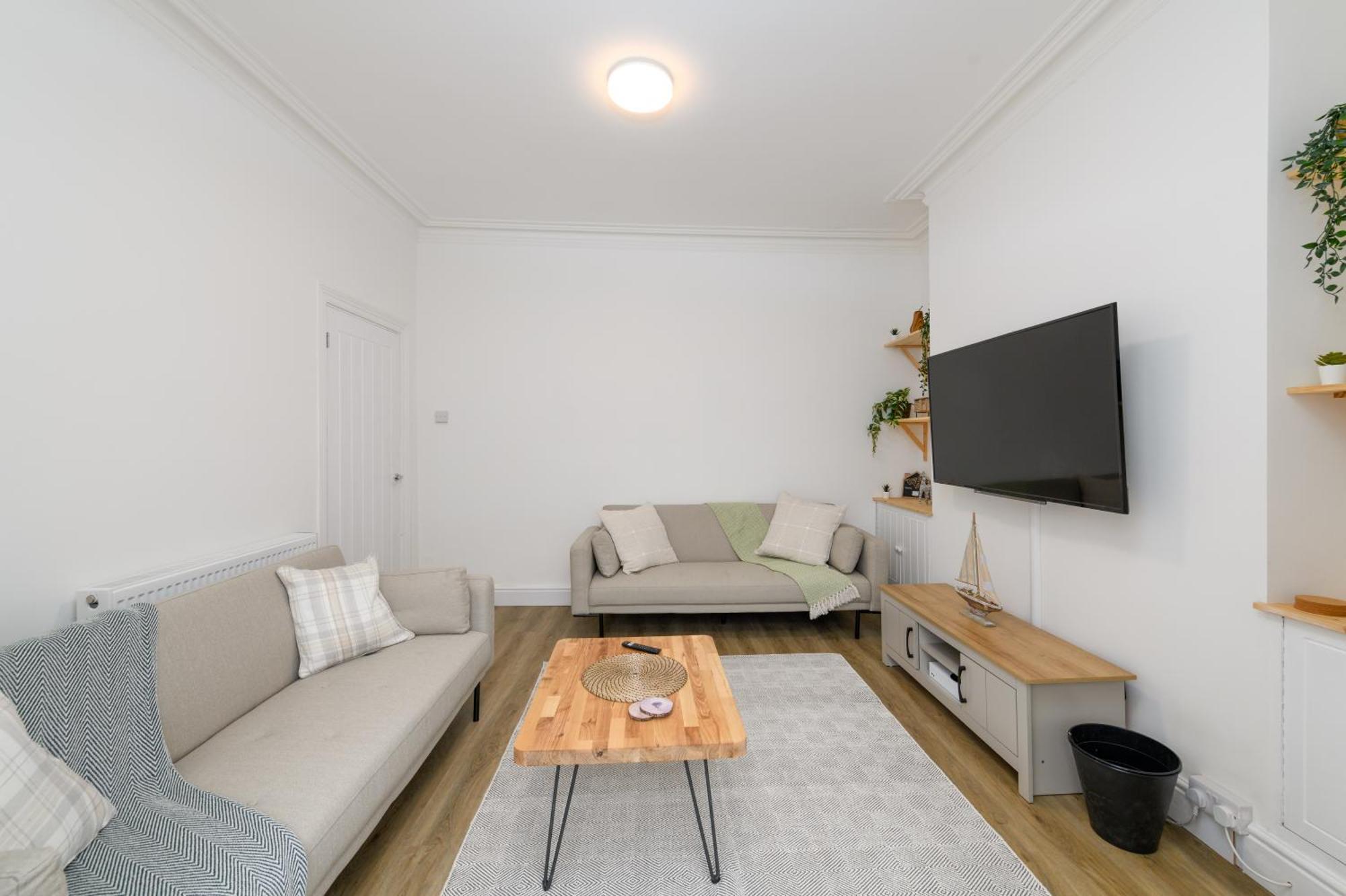 Cosy 3 Bedroom * Swansea